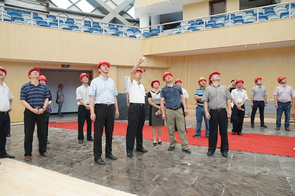 市委書(shū)記史濟(jì)錫、市長(zhǎng)朱晨調(diào)研中立公司承建的民生項(xiàng)目工程